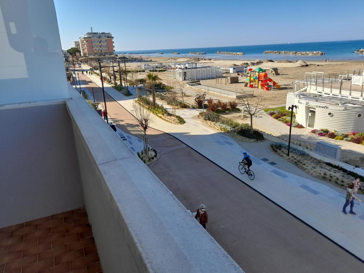 Appartamento Vista Mare Viserbella, Vicissimo Alla Fiera Rimini Kültér fotó