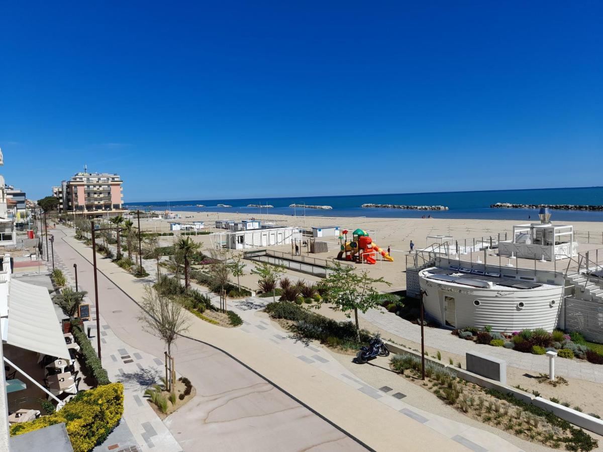 Appartamento Vista Mare Viserbella, Vicissimo Alla Fiera Rimini Kültér fotó